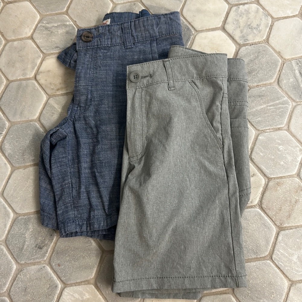 2 Boys sizes 8 Cat & Jack shorts